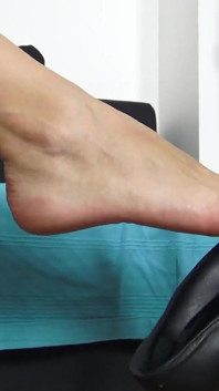 Cruel Reell`s Stilletos Dangling!