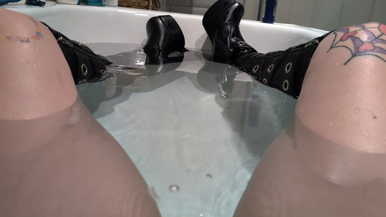 Goddess Transcendence: Mokry but fetysz i ubrana kąpiel Mój brudny sekret po...