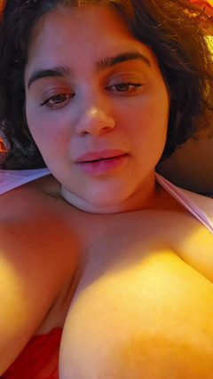 LuciaLatinaGomez: Homewrecking latina smeekt je om haar te fokken en je...