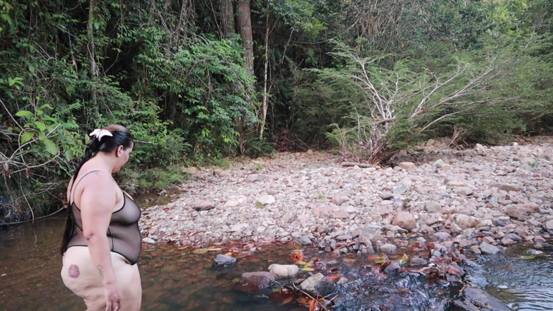 Lexly_16: Kekasih jiran saya mencukur telur saya dan kemudian menghisapnya sehingga...