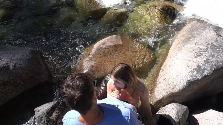 Keilabassi77: Blowjob und spermaladung auf ihr gesicht in einem schönen fluss...