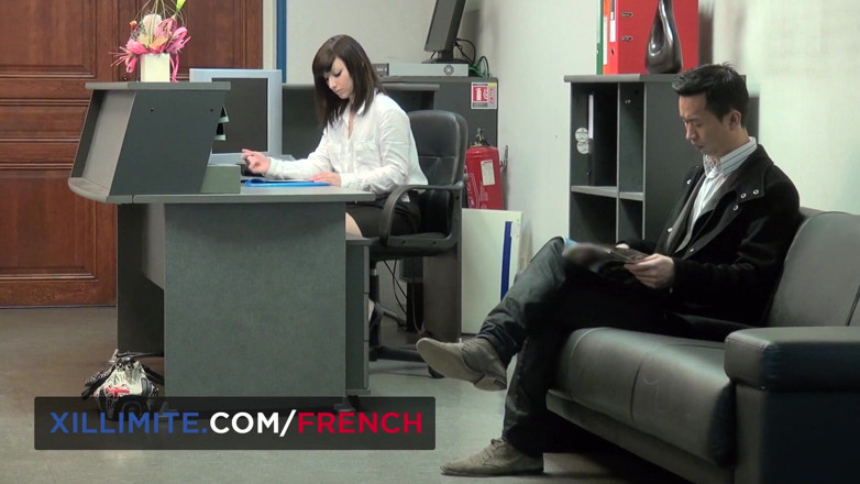French girls at work: Gynekolog sodomizuje svého pacienta