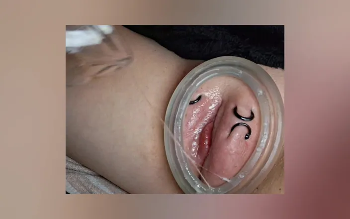 SklavinS_pervert: Sklavins Pumps up Her Cunt While Watching TV for Her...