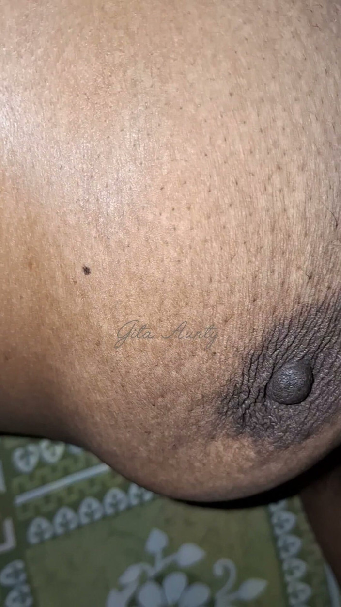 Indian aunty sex: Videos des Spielens mit den Genitalien der indischen Frauen