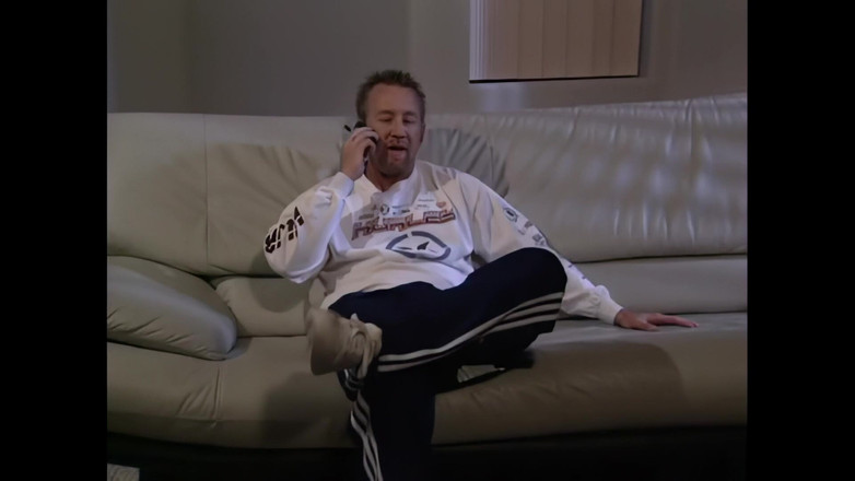 Pornobello: Un Jeune Felix Vicious Se Fait Baiser Durement Par Une...