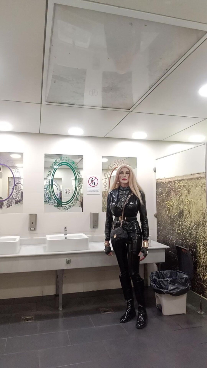 Tatiana Zorrita: ビニール