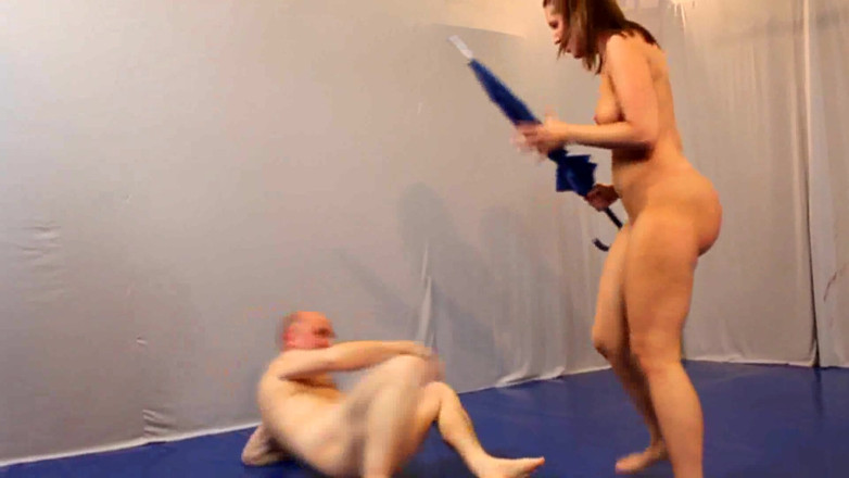 Femdom Austria: Bestrafung mit einem regenschirm