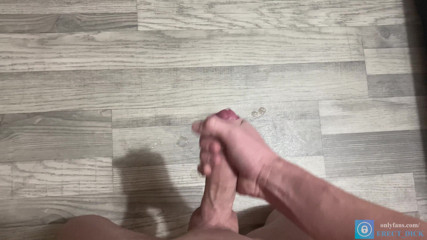 Erect Dick Bi: Schnell in zeitlupe kommen! Nahaufnahme, ich wichse meinen rasierten schwanz!...