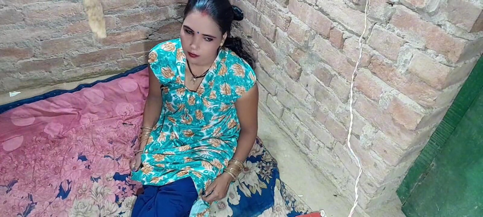 Renudbf: Sexul incitant al surorii vitregice cu sărut de buze cu...