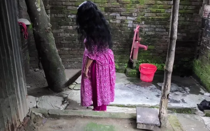 SAFI-SEXY: I See My Aunty Was Cleaning the Bathroom so I...