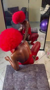 Chef Daisy al vostro servizio completo oggi, quindi per favore sii il mio ospite piccola