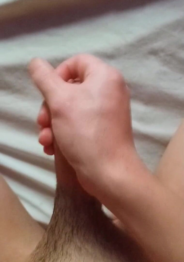 Shushu: Je me caresse la bite