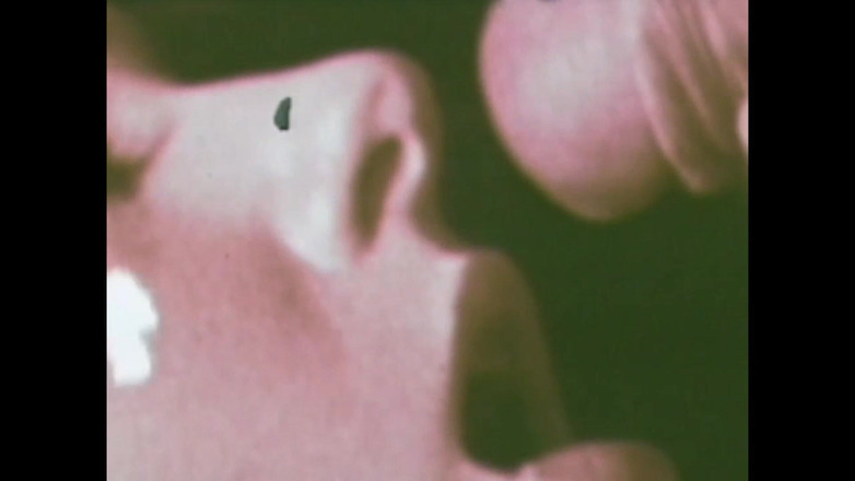 Vintage megastore: Pelacur menelan susu