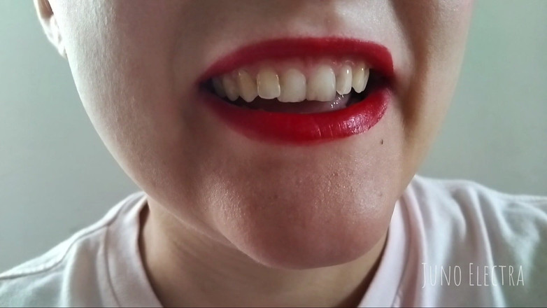 The Antichristrix: Bibir merah raksasa haus kontolmu - pov