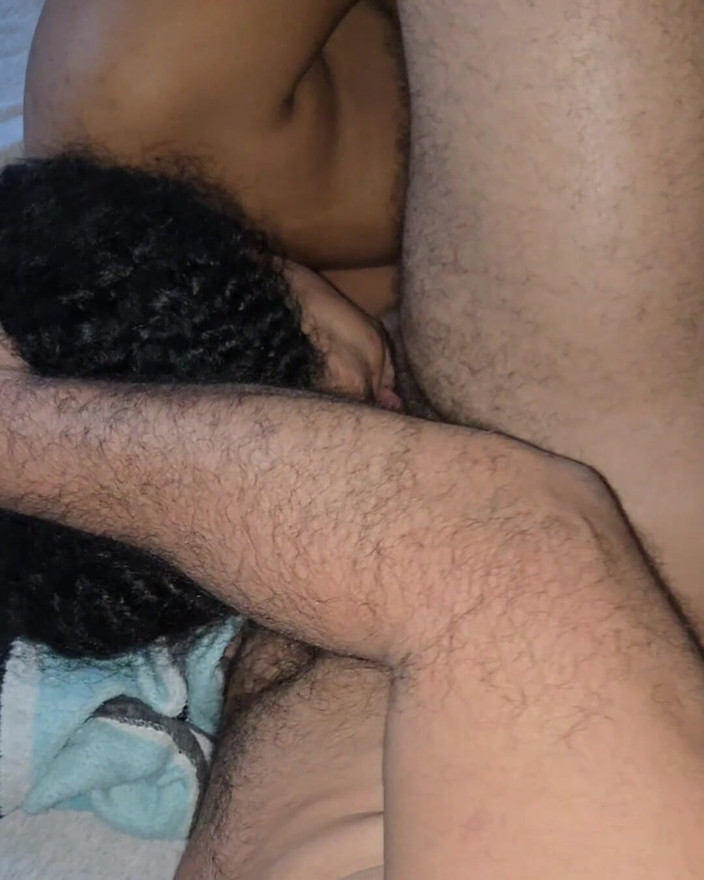 Pietro Montoya: 用我温暖的牛奶喂养我怀孕的奴隶。