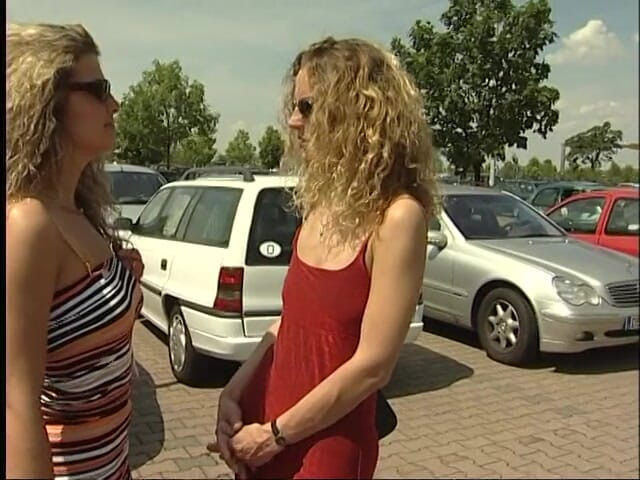 Naughty Girls: Roztomilí přátelé se baví na poli