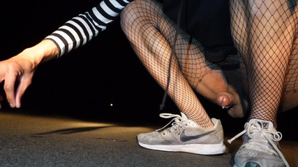 miikakawaiii: Házení zadku v rotaci a stříkání s mým velkým černým pérem