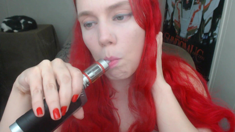 Scarlet Vixen: Flirty Vaping