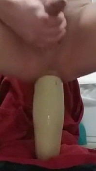 Dildo gigantesco nel mio buco