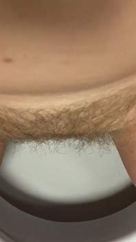 Memek berbulu kencing dan ngentot kentut tanpa sengaja, tampilan close up