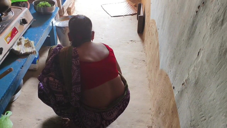 Sona bhabhi: Desi dorp stiefzus geheim