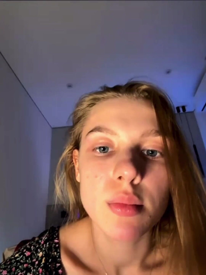 JuiceLussie: Fingering Tight Pink Pussy so Hot