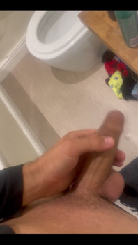 Anyone Wanna Cum Get Me Hard