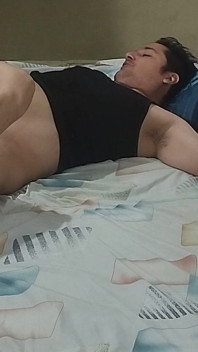 틴더 걸이 콘돔 없이 내 자지를 타고 있어요