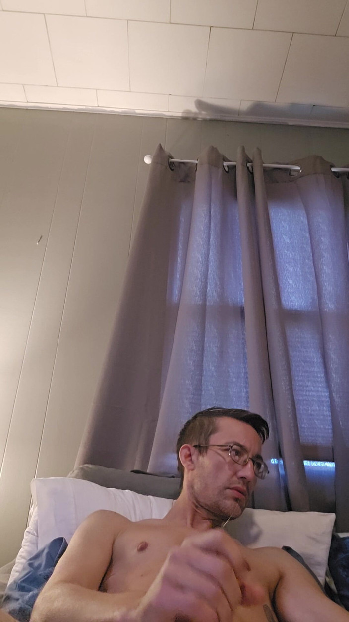 Jack Bell: Masturbare rapidă înainte ca iubita să ajungă acasă