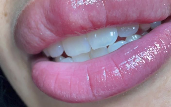 Asmr_mouth: Великаншка принимает этому маленькому человечку в ее рот
