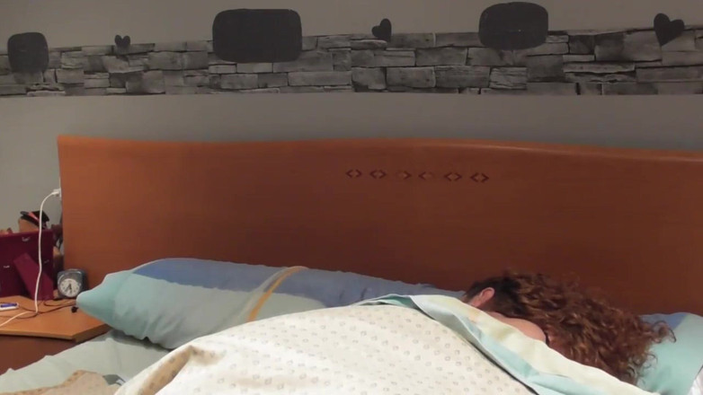 Purplemoon9: Prsatá manželka mého přítele mě zve do svého domu