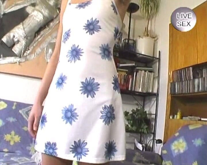 Deutsche Madchen: जर्मनी की छोटे बालों वाली लड़की पेशेवर की तरह सख्त लंड की सवारी कर रही है