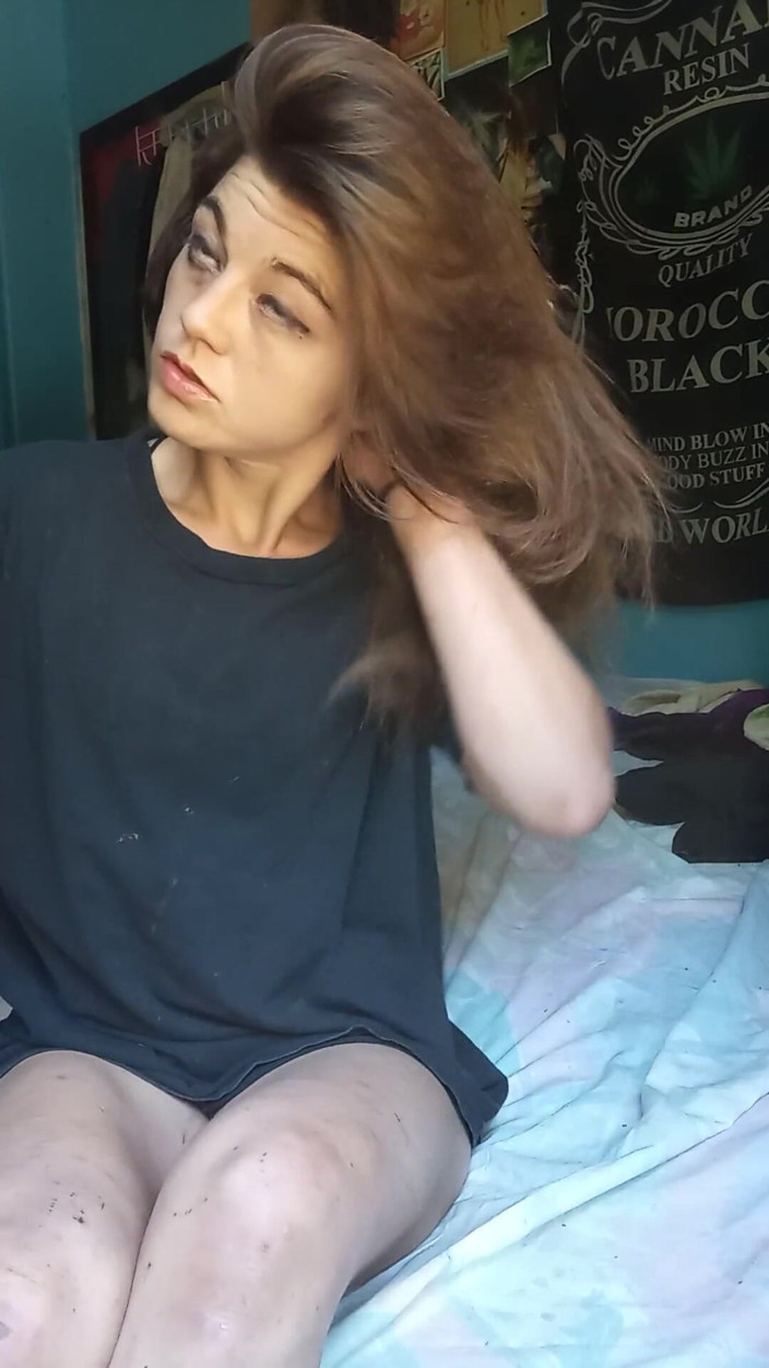 Freakshowsuckerr: Hard Dildo Fuck for Small Cute Brunette