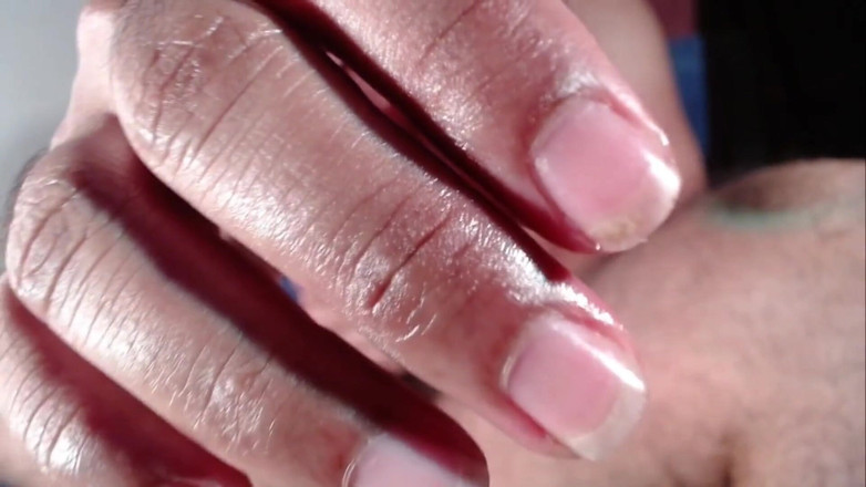 Tommhot: Latino Se Masturbando - Muita Precum - Prepúcio - Sem Cortes - BBC