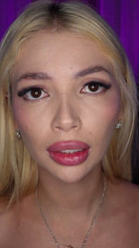 Latina Gatitta Veve giật giật tinh ranh của Xander với bộ ngực khủng của cô ấy!