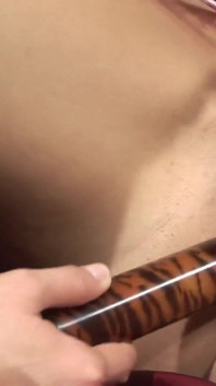 Quente e procurando sexo, a morena linda espera por uma buceta para transar com ela