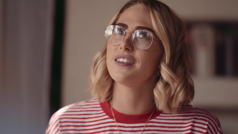 SweetheartVideo: 一个女人的承诺场景 1 让她紧身