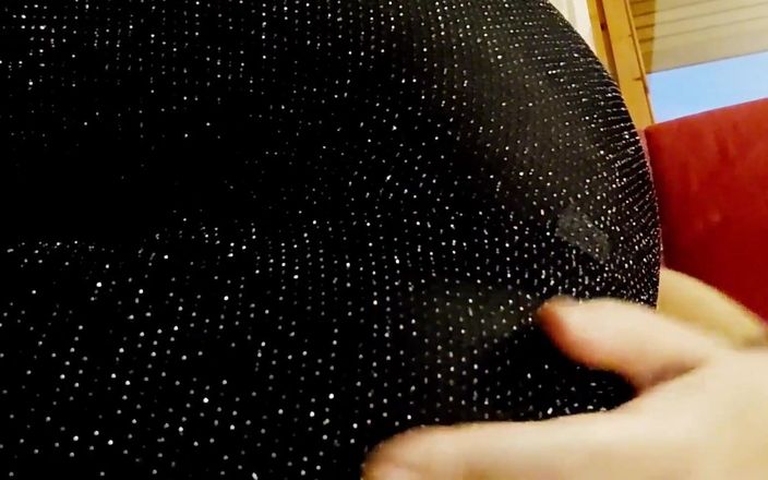 Nicoletta Embassi: Nicoletta thống trị nô lệ của cô ấy với nhiều xì...