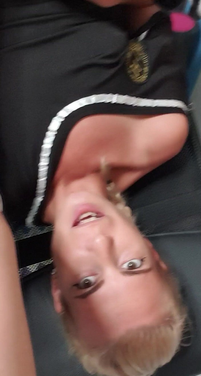 MissAnja_FH: Vind je het leuk dat ik je plaag?