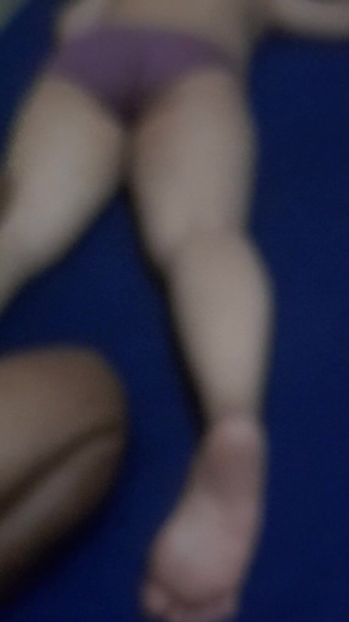 Angelina Pop: În timp ce o masez pe mătușă, îmi bag pula în pizda...