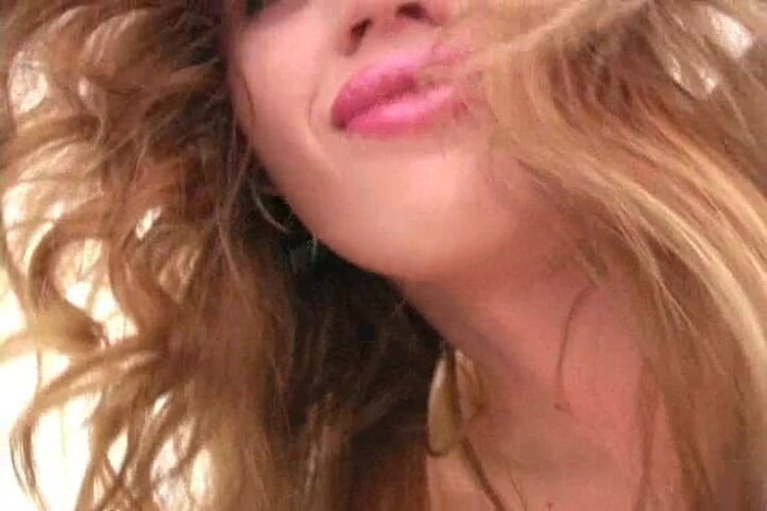 Suck on it Baby: Chúpalo bebé: super modelo mamada