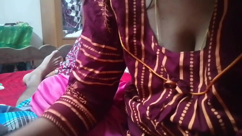 LEGSCOUPLE12: Indian Village Girl Puts Her Husband's Penis in Her Mouth...