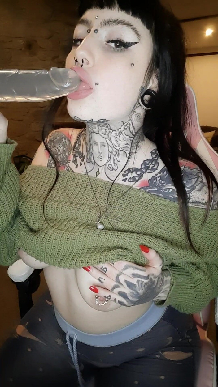 Yourfavecumslut: JOI med POV Titwank Deepthroat och orgasm