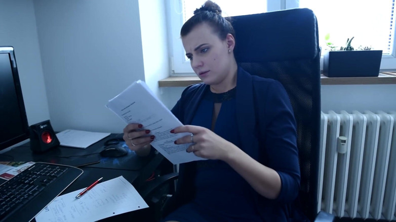 Czech Soles - foot fetish content: Hai di nuovo incasinato il lavoro? I miei piedi ti...