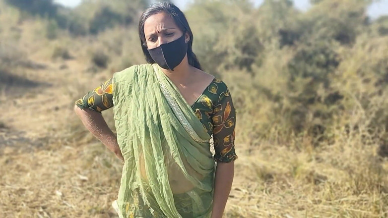 Fuckkkker: Mama vitregă - milf grijulie Soniya își lasă fiul vitreg neglijat să-și...