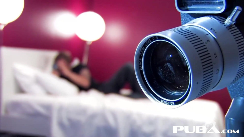 PUBA Solo: Alison tyler cởi bỏ bộ đồ lót màu tím của cô ấy