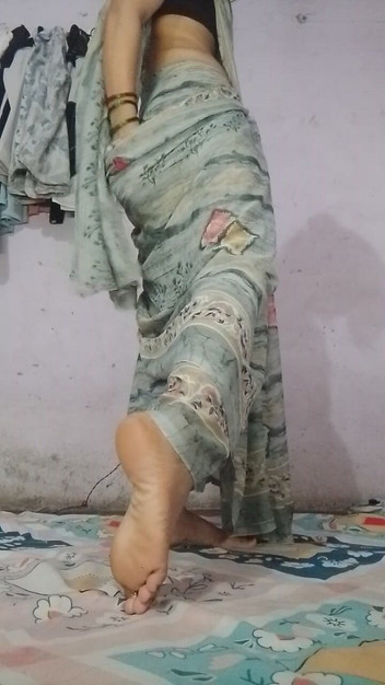 Kaambali: Desi dívka masterbating prstění