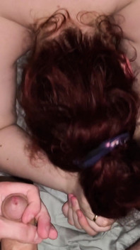 Moje děvka manželka miluje být použita 2 muži na spoustu spermatu uvnitř její mokré kundy