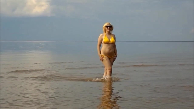 RedRoseRus: Bikiny na pláži 2
