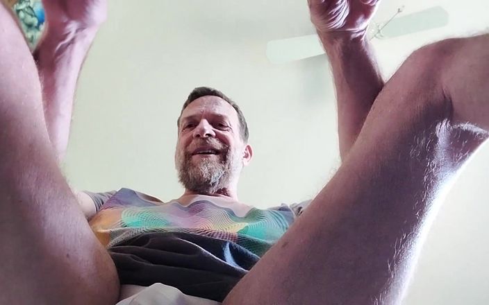 Hairyartist: Jag påminner dig om att du är min lilla leksak